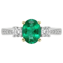 Afbeelding in Gallery-weergave laden, Smaragd Ovaal Geslepen Edelsteen Ring in Bicolor 14K Goud – vooraanzicht
