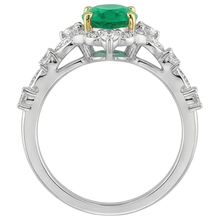Afbeelding in Gallery-weergave laden, Fijne Smaragd Edelsteen Ring 2 karaat Tweekleurig 14K Goud – bovenaanzicht
