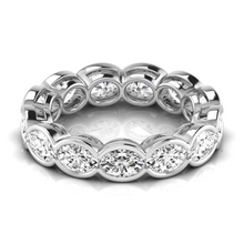 Afbeelding in Gallery-weergave laden, Fijne Diamant Ovaal Geslepen Eternity Band in 14K Witgoud – vooraanzicht
