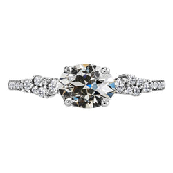 Diamant Solitaire met Zijstenen – 14K Witgoud 3 karaat
