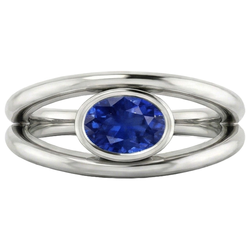 Echte Ovale Solitaire 2 karaat ring bezel set blauw Ceylon saffier goud 14K