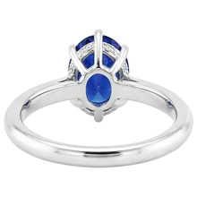 Afbeelding in Gallery-weergave laden, echte oval saffier 2.50karaat ring bovenaanzicht
