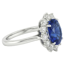 Afbeelding in Gallery-weergave laden, Ovale Blauwe Saffier &amp; Ronde Natuurlijke uit de aarde gewonnen Diamanten Halo Ring 6.50 Ct. Witgoud 14K

