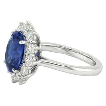 Afbeelding in Gallery-weergave laden, Ovale Blauwe Saffier &amp; Ronde Natuurlijke uit de aarde gewonnen Diamanten Halo Ring 6.50 Ct. Witgoud 14K
