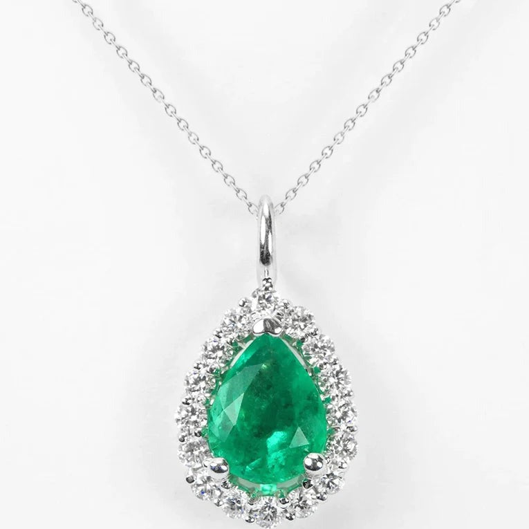 Ovale groene smaragd en diamanten 6,30 ct. Dangle Oorbellen 14K Wit Goud