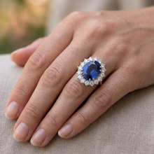 Afbeelding in Gallery-weergave laden, Ovale Ceylonsaffier Natuurlijke uit de aarde gewonnen Diamanten 8.51 Ct Ring Tweekleurig Witgoud 14K
