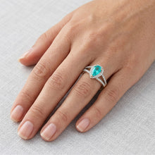 Afbeelding in Gallery-weergave laden, Paraiba Toermalijn Halo Zetting Ring – VVS Zuiverheid 2 karaat
