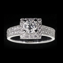 Afbeelding in Gallery-weergave laden, Pave Setting 3 Karaat Ronde Echt Diamanten Verlovingsring Wit Goud 14K
