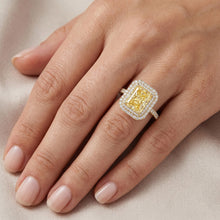 Afbeelding in Gallery-weergave laden, Pavé Sieraad Ring – Gele Kanarie Diamant 4,25 karaat 14K Geelgoud
