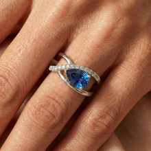 Afbeelding in Gallery-weergave laden, echte round saffier 2.65karaat ring met diamantaccenten
