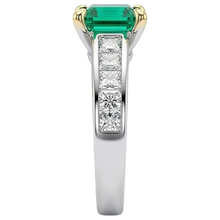 Afbeelding in Gallery-weergave laden, Colombiaanse Smaragd Sieraadsteen Ring 4-karaat Bicolor 14K Goud – bovenaanzicht
