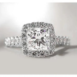 Princess Halo Ring met uit de aarde gewonnen diamanten 4.50 Karaat