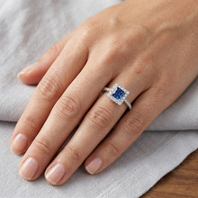 Afbeelding in Gallery-weergave laden, echte princess saffier 2.25karaat ring met diamantaccenten
