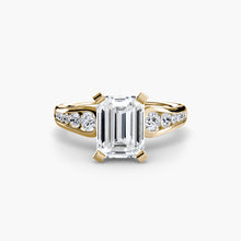 Afbeelding in Gallery-weergave laden, Rond Briljant Sieraadsteen ring in Gold – bovenaanzicht
