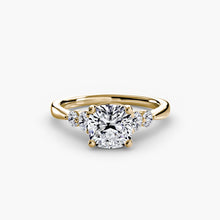 Afbeelding in Gallery-weergave laden, Rond Briljant Edelsteen ring in Gold – hoekaanzicht

