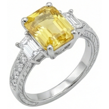 Afbeelding in Gallery-weergave laden, 4.75 Karaat Radiant Gele Saffier en Ronde Natuurlijke uit de aarde gewonnen Diamanten Ring Witgoud
