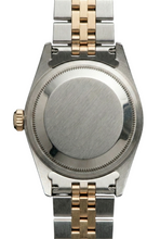 Afbeelding in Gallery-weergave laden, Rolex-horloge met gecanneleerde rand van roestvrij staal en goudkleurige stokbrood-diamanten wijzerplaat
