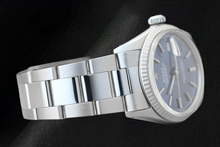 Afbeelding in Gallery-weergave laden, Rolex Datejust 36mm Roestvrij Staal Horloge met Blauwe Wijzerplaat met Streepindexen en Gekartelde Lunette
