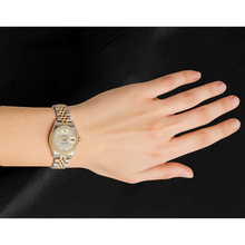 Afbeelding in Gallery-weergave laden, Rolex 26mm Jaar 2002 Wit Parelmoer Diamanten Wijzerplaat Horloge
