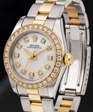 Afbeelding in Gallery-weergave laden, Rolex 6719 26 mm Tweekleurige Band Parelmoer Diamanten Wijzerplaat Dameshorloge
