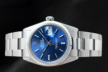 Afbeelding in Gallery-weergave laden, Rolex Datejust 36mm Roestvrij Staal Horloge met Blauwe Wijzerplaat met Streepindexen en Gekartelde Lunette
