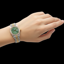 Afbeelding in Gallery-weergave laden, Rolex Dames Datejust 26 mm Olijfgroene Diamanten Wijzerplaat Tweekleurig Horloge P4
