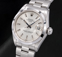 Afbeelding in Gallery-weergave laden, Rolex Date 1500 34mm Roestvrij Staal Horloge met Zilveren Wijzerplaat met Streepindexen
