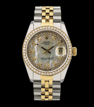 Afbeelding in Gallery-weergave laden, Rolex Date 1505 34mm Wit Parelmoeren Diamanten Wijzerplaat met Diamantensnoer Tweekleurig Horloge
