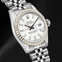 Afbeelding in Gallery-weergave laden, Rolex Datejust 179174 26mm Roestvrij Staal Horloge met Zilveren Lichtgevende Wijzerplaat met Streepindexen
