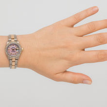 Afbeelding in Gallery-weergave laden, Rolex Datejust 26 mm roze parelmoer diamanten wijzerplaat two tone oester armband horloge
