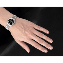 Afbeelding in Gallery-weergave laden, Rolex Datejust 26 mm Zwarte Diamanten Wijzerplaat Bouwjaar 2002 Dameshorloge
