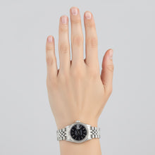Afbeelding in Gallery-weergave laden, Rolex Datejust 31 mm zwart stalen horloge met stokwijzerplaat P2

