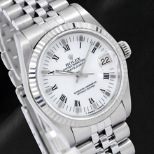 Afbeelding in Gallery-weergave laden, Rolex Datejust 78274 31 mm horloge met witte wijzerplaat Romeinse cijfers geribbelde lunette roestvrijstalen kast en Jubilee horlogeband
