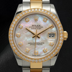 Rolex Datejust uit 2011 met witte parelmoer wijzerplaat, diamanten lunette en diamanten band, 31 mm, tweekleurig horloge.