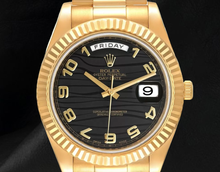 Afbeelding in Gallery-weergave laden, Rolex Day-Date II 41 mm Herenhorloge Koepelvormige Lunette Geelgoud
