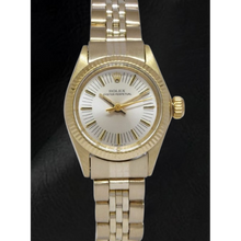 Afbeelding in Gallery-weergave laden, Rolex Oyster Perpetual 24 mm Zilveren Stick Wijzerplaat Geel Goud Horloge

