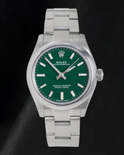 Afbeelding in Gallery-weergave laden, Rolex Oyster Perpetual 277200 31mm Groene Wijzerplaat Gladde Lunette Roestvrij Staal Horloge
