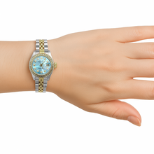 Afbeelding in Gallery-weergave laden, Rolex dameshorloge met blauwe diamanten wijzerplaat, datum, gewoon roestvrij staal en goud
