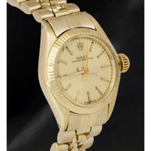 Afbeelding in Gallery-weergave laden, Rolex geelgouden horloge met champagnekleurige wijzerplaat van 24 mm
