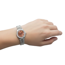 Afbeelding in Gallery-weergave laden, Rolex horloge van gemiddelde grootte met roestvrijstalen Datejust zalmkleurige wijzerplaat en lunette P2

