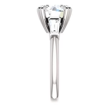 Afbeelding in Gallery-weergave laden, Rond Met Stokbrood Echt Diamanten Ring Met 3 Stenen Wit Goud 2,30 Karaat
