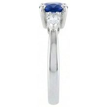 Afbeelding in Gallery-weergave laden, echte marquise saffier 2.50karaat ring close-up detail
