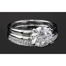 Afbeelding in Gallery-weergave laden, Ronde Natuurlijke uit de aarde gewonnen Diamanten Jubileum Ring Set 3 Karaat Prong Gezet Witgoud 14K
