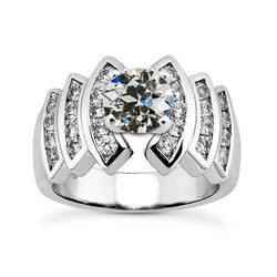 Trouwring met ronde oudgeslepen, uit de aarde gewonnen diamanten en stapsgewijs kanaalzetting, 8 karaat