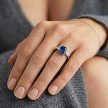 Afbeelding in Gallery-weergave laden, echte marquise saffier 2.50karaat ring profielweergave
