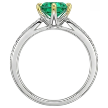 Afbeelding in Gallery-weergave laden, Smaragd Rond Briljant Gekleurde Steen Ring in 14 Karaat Tweekleurig Goud – bovenaanzicht
