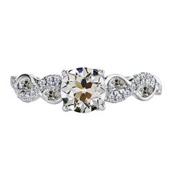 Antiek Cushion Diamant Solitaire Ring met Accenten – 2 karaat in