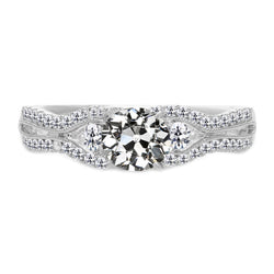 Fijne Diamant Solitaire met Zijstenen 2,50 karaat – 14K Witgoud