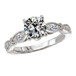 Verfijnd Fijne Diamant Solitaire met Zijstenen 2,50 karaat – 14K