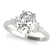 Afbeelding in Gallery-weergave laden, Briljant Solitaire Ring met Accenten 4,50 karaat – zijaanzicht
